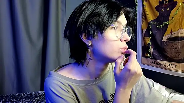 Hyeon Jin online show from 02.02.25