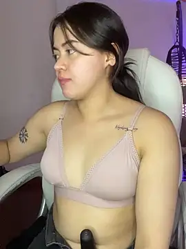 Snapshot of Camila_pinkk chatting on 07.08.26 Camila pinkk online show from 07.08.26