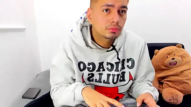 EnriquevillaF online show from 03.12.25
