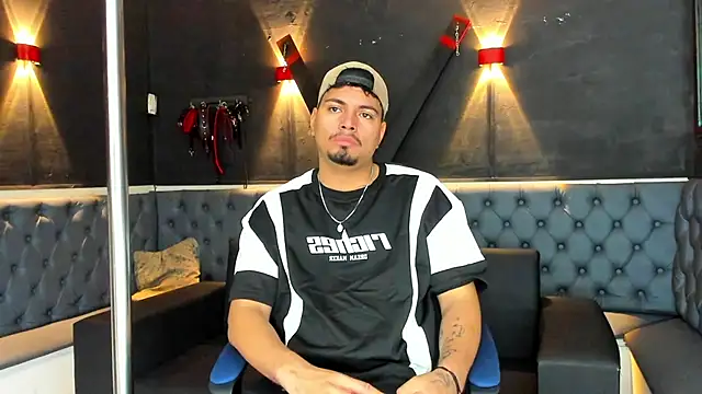 EnriquevillaF online show from 10.15.25