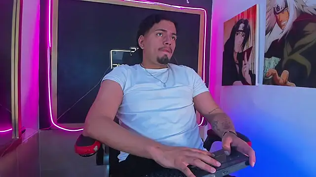 EnriquevillaF online show from 10.17.25