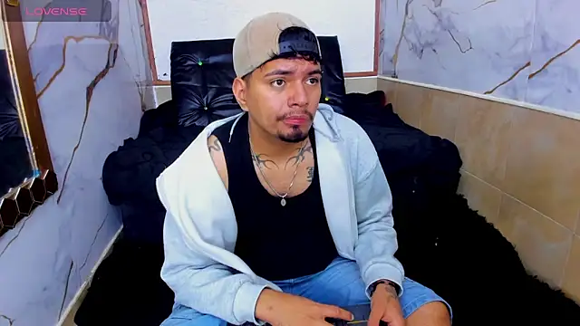 EnriquevillaF online show from 10.20.25