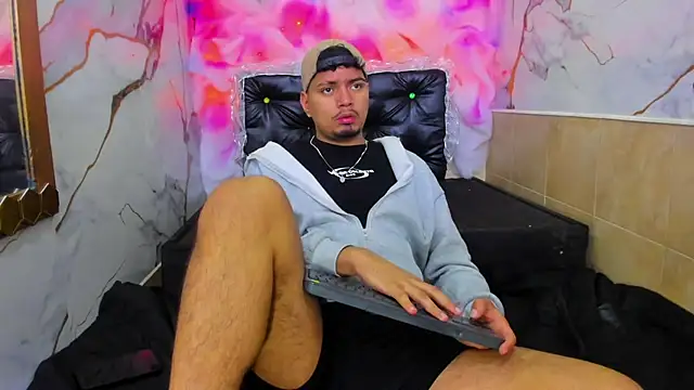 EnriquevillaF online show from 10.26.25