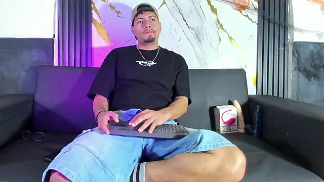 EnriquevillaF online show from 11.02.25