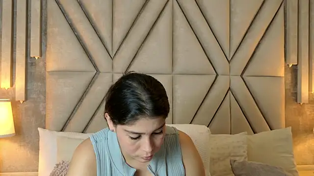 MilaRux online show from 04.25.26