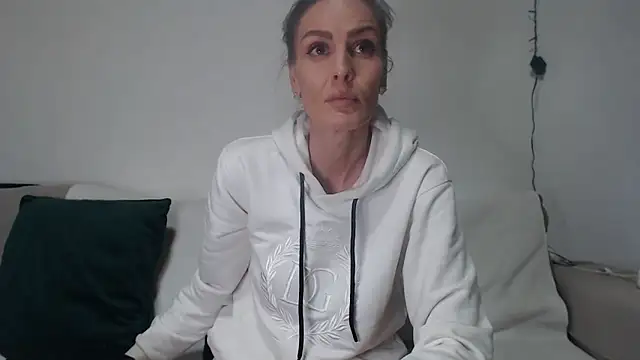 AshlineKatte online show from 12.26.24