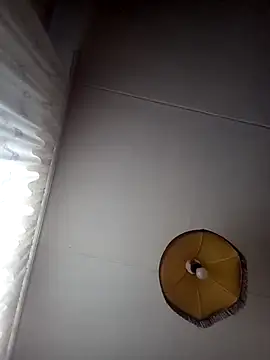 Snapshot of Lauren_Amabel chatting on 10.30.25 Lauren Amabel online show from 10.30.25