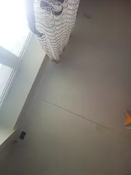 Lauren Amabel online show from 04.07.26