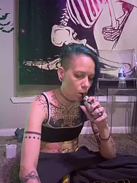 Snapshot of trashbrat chatting on 10.25.25 trashbrat online show from 10.25.25