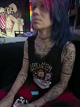 Snapshot of trashbrat chatting on 06.17.26 trashbrat online show from 06.17.26