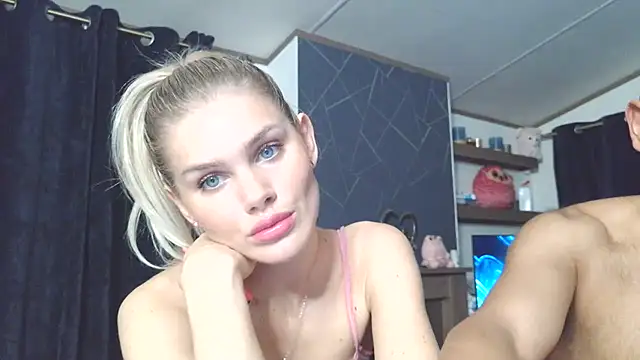 Snapshot of English_Teen_Evelyn chatting on 02.07.25 English Teen Evelyn online show from 02.07.25