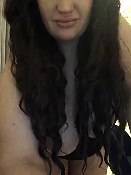 VikiiStoun online show from 02.23.25