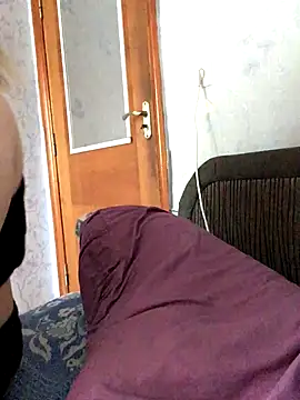 VikiiStoun online show from 09.22.25