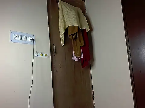 karishma kappur online show from 02.01.25