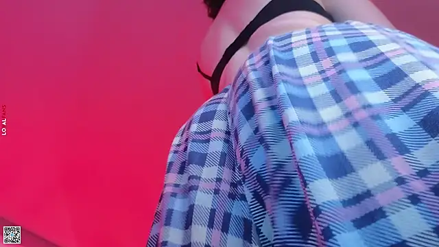 Snapshot of mon_lola chatting on 10.13.25 mon lola online show from 10.13.25