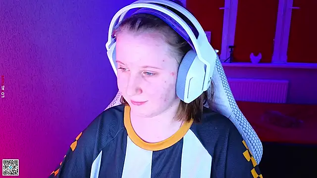 mon lola online show from 11.21.25