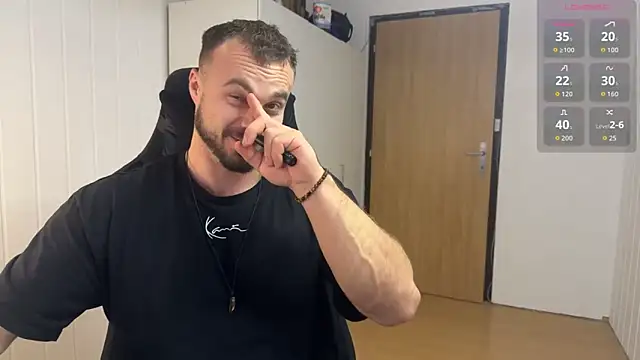 Snapshot of wannaseeyoursmile chatting on 10.27.25 wannaseeyoursmile online show from 10.27.25