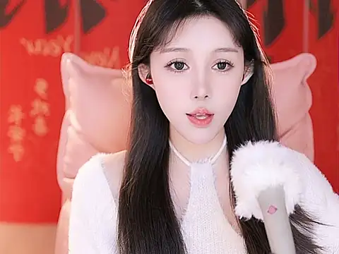 Snapshot of Summer-Momo chatting on 01.25.25 Summer-Momo online show from 01.25.25