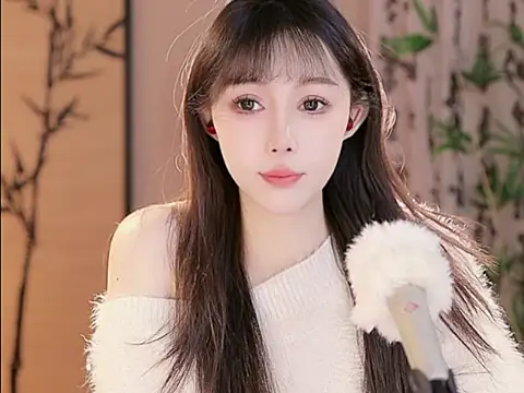 Snapshot of Summer-Momo chatting on 02.18.25 Summer-Momo online show from 02.18.25