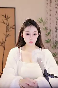 Snapshot of Summer-Momo chatting on 03.09.25 Summer-Momo online show from 03.09.25