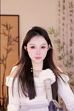 Snapshot of Summer-Momo chatting on 03.15.25 Summer-Momo online show from 03.15.25