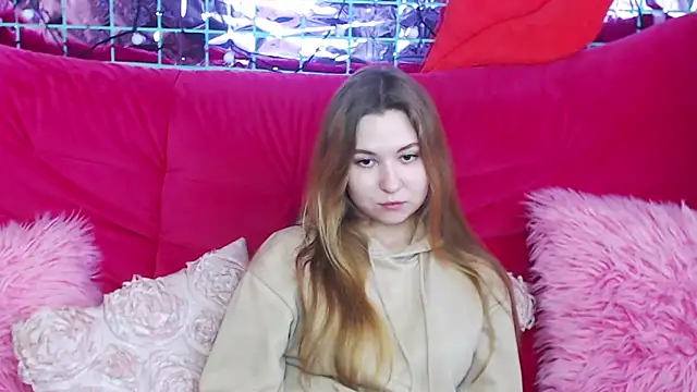 Snapshot of MaryKler chatting on 01.09.25 MaryKler online show from 01.09.25