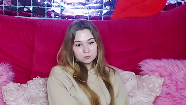 Snapshot of MaryKler chatting on 01.10.25 MaryKler online show from 01.10.25