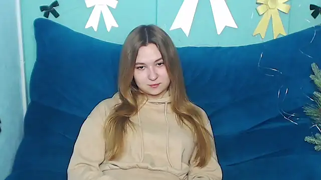 Snapshot of MaryKler chatting on 01.12.25 MaryKler online show from 01.12.25