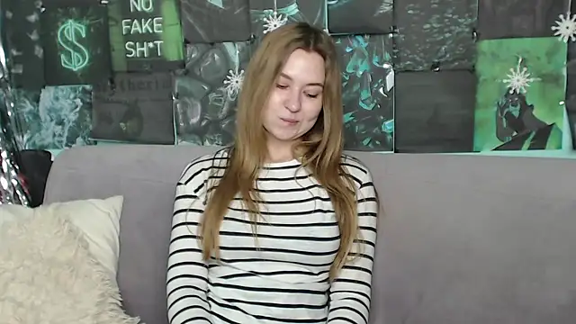 Snapshot of MaryKler chatting on 01.14.25 MaryKler online show from 01.14.25