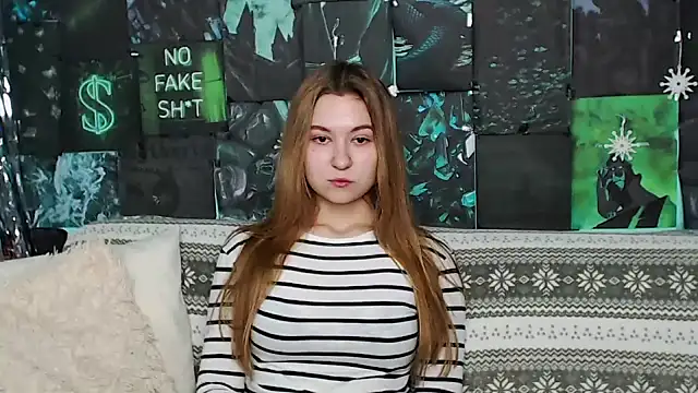 Snapshot of MaryKler chatting on 01.16.25 MaryKler online show from 01.16.25