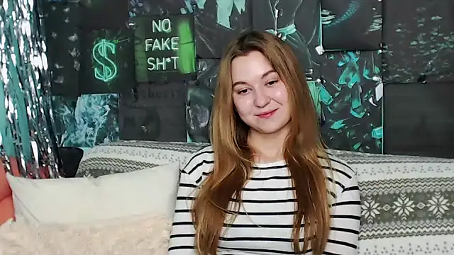 Snapshot of MaryKler chatting on 01.16.25 MaryKler online show from 01.16.25