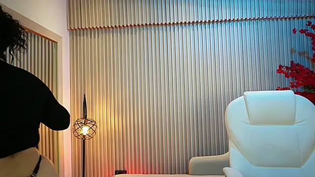 Emma Walkerr  online show from 09.24.25