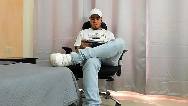 jacob lewitt online show from 01.27.25