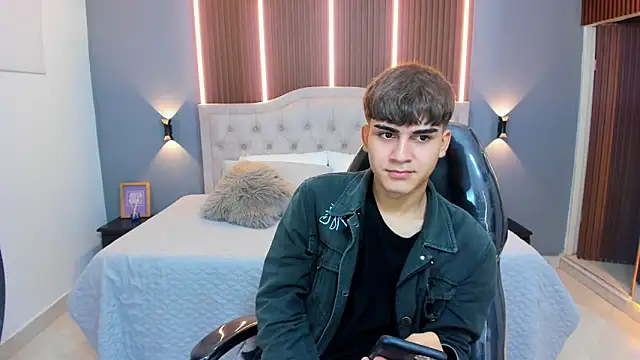 Tommy18   online show from 10.05.25