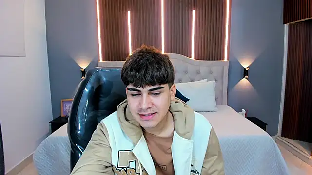 Tommy18   online show from 10.11.25