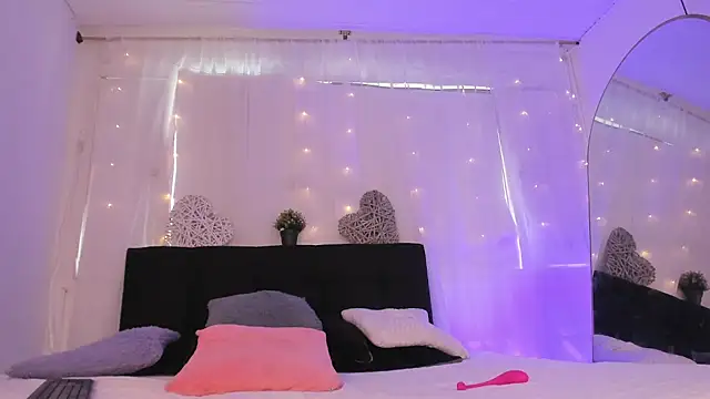 Bonny and carrot online show from 11.08.25