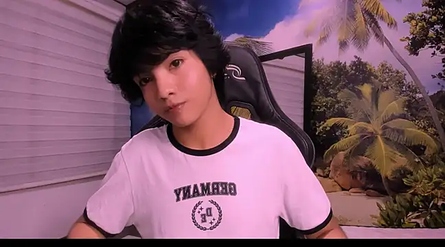 AllanYong18 online show from 01.24.25