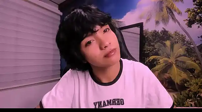 AllanYong18 online show from 01.25.25