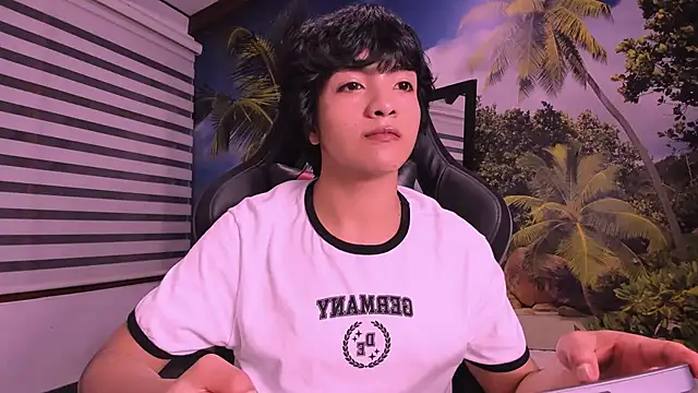 AllanYong18 online show from 02.16.25