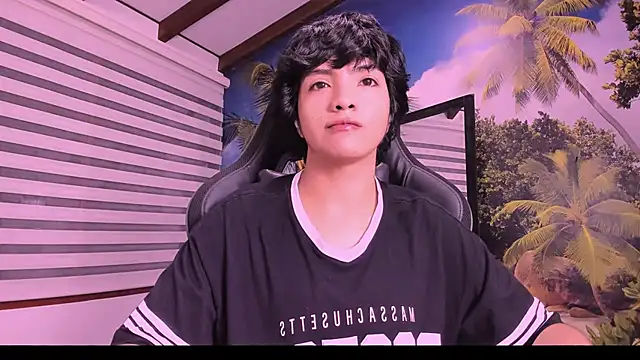 AllanYong18 online show from 02.17.25