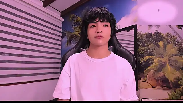 AllanYong18 online show from 02.19.25