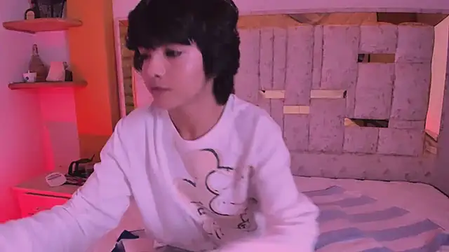 AllanYong18 online show from 03.23.25