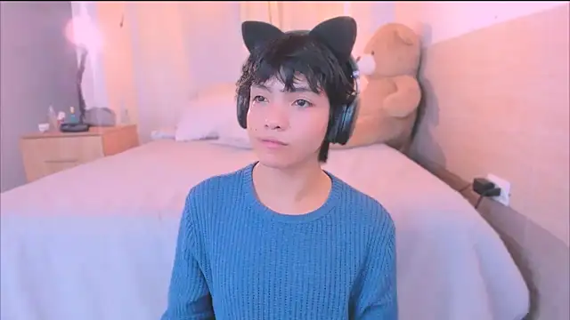 AllanYong18 online show from 09.22.25