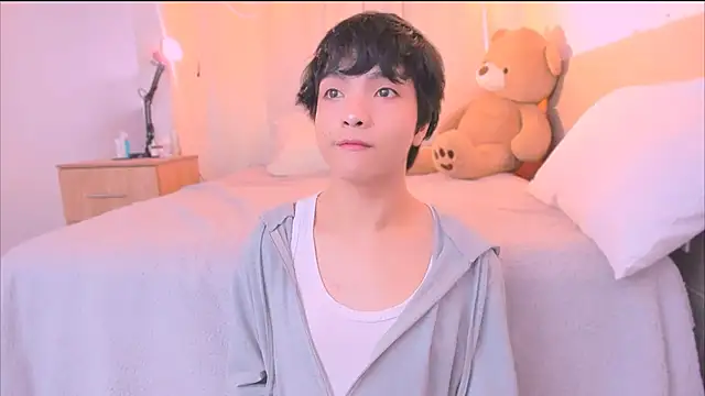 AllanYong18 online show from 10.28.25