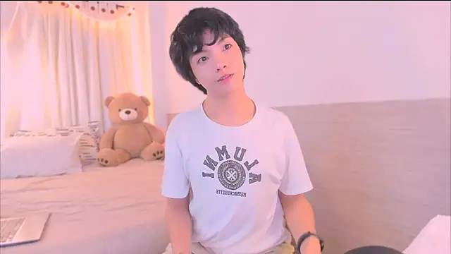 AllanYong18 online show from 11.23.25