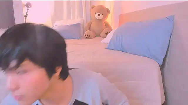 AllanYong18 online show from 12.02.25