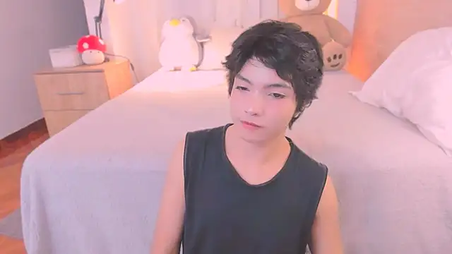 AllanYong18 online show from 02.17.26