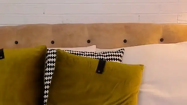 SarahGrays online show from 11.17.25