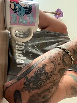 Snapshot of xtrppyx chatting on 10.01.25 xtrppyx online show from 10.01.25