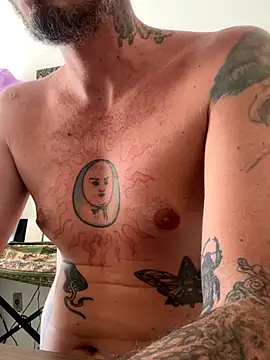 Snapshot of xtrppyx chatting on 10.06.25 xtrppyx online show from 10.06.25